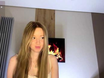 moonavelle webcam model stream image