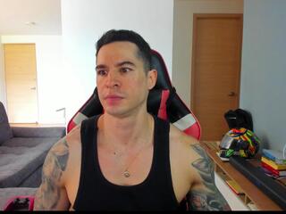 Uxio X webcam model stream image