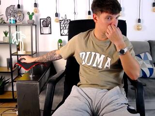 Thomas Doss webcam model stream image