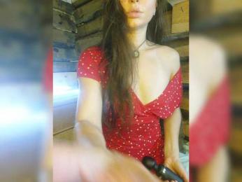 DariMneLubov webcam model stream image