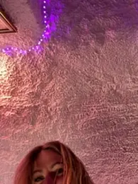 selenaluvv webcam model stream image