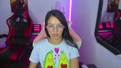 room_kiitty webcam cam4 model stream image