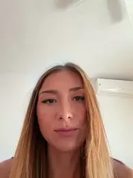 StracciaStella- webcam model stream image
