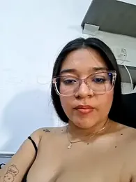 -VICKKY webcam model stream image