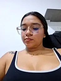 -VICKKY webcam model stream image