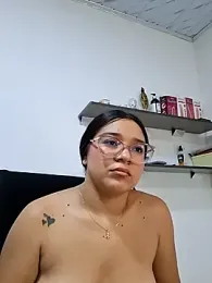 -VICKKY webcam stripchat model stream image