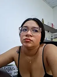 -VICKKY webcam model stream image
