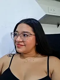 -VICKKY webcam model stream image