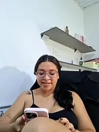 -VICKKY webcam model stream image