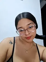 -VICKKY webcam stripchat model stream image