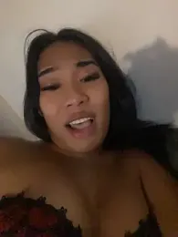 hugecock_tamira webcam stripchat model stream image