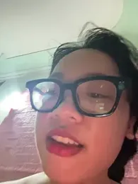 Leeeeiu webcam model stream image