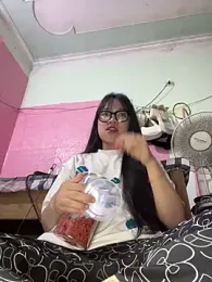 Leeeeiu webcam stripchat model stream image