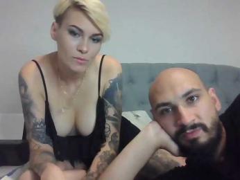 KiraSaint webcam model stream image