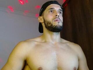 Tom Wills webcam model stream image