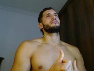 Tom Wills webcam model stream image