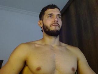 Tom Wills webcam model stream image