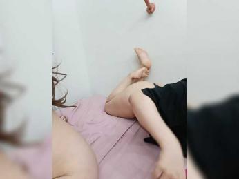 HoneyMoans webcam bongacams model stream image