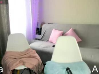 vik_and_love webcam model stream image