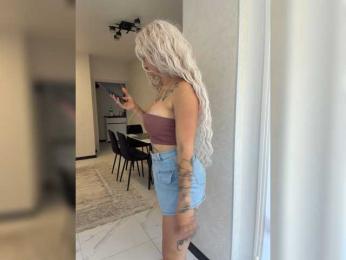 HotDesire webcam model stream image