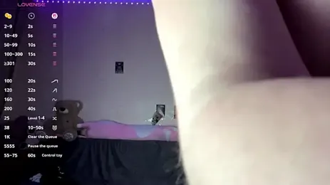 LiziArms webcam model stream image