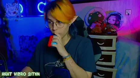 TrickyKitsune webcam stripchat model stream image