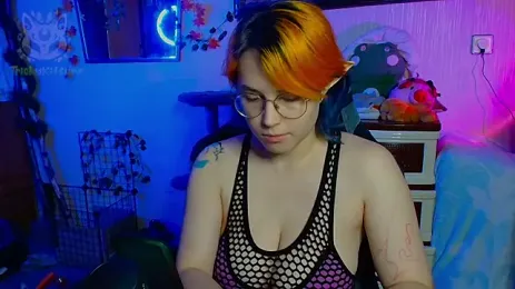 TrickyKitsune webcam stripchat model stream image
