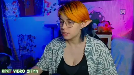 TrickyKitsune webcam stripchat model stream image