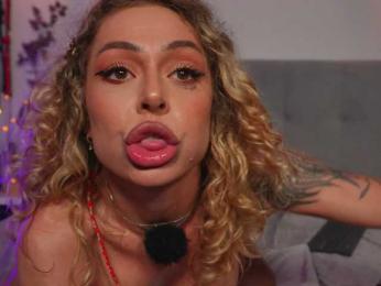 curlynatashaa webcam bongacams model stream image