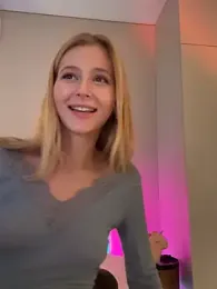 LunaRase webcam model stream image