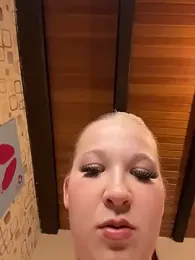 LittleChaosQueen webcam stripchat model stream image