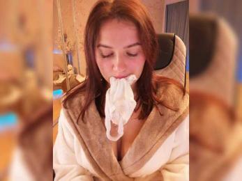 ___Julia___ webcam model stream image