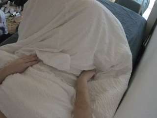 voyeurcam-julmodels-whitebed-4 webcam model stream image