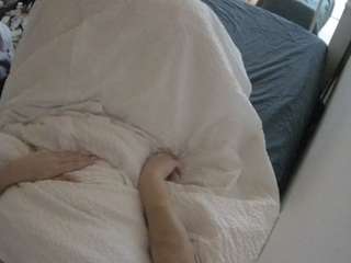 voyeurcam-julmodels-whitebed-4 webcam model stream image