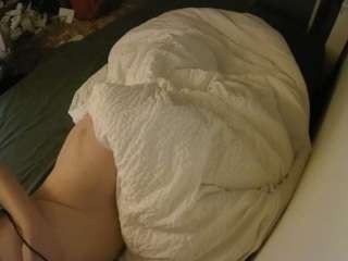 voyeurcam-julmodels-whitebed-4 webcam model stream image