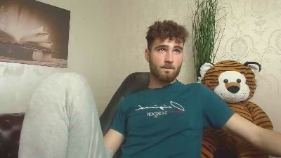 KyloEast webcam model stream image