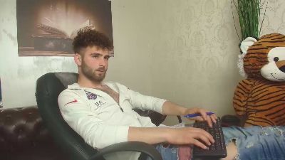 KyloEast webcam cam4 model stream image