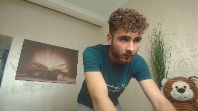 KyloEast webcam model stream image