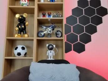 mikecooper_ webcam model stream image