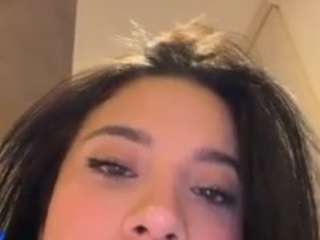 kiraalopez webcam model stream image