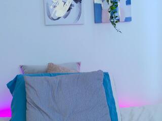 Sara Laurent webcam model stream image