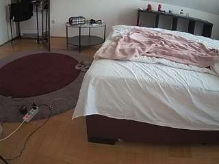 voyeurcam-julmodels-whitebed-6 webcam model stream image
