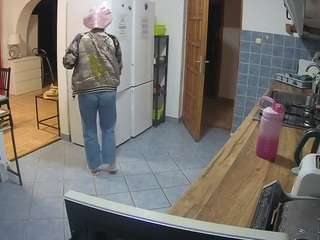 voyeurcam-julmodels-kitchen webcam model stream image