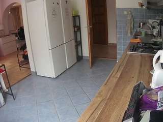 voyeurcam-julmodels-kitchen webcam camsoda model stream image