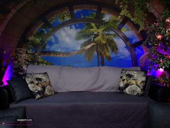 RoxanneBlize webcam model stream image