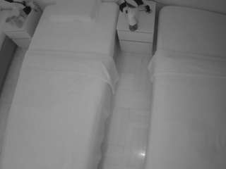 voyeurcam-julmodels-bed-5 webcam camsoda model stream image