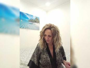 mery8poppins webcam bongacams model stream image