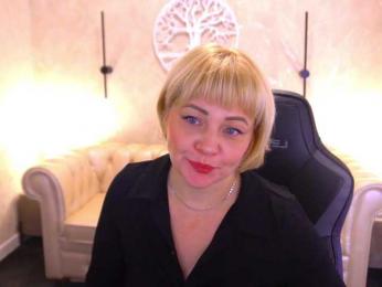 AmiraNight webcam model stream image