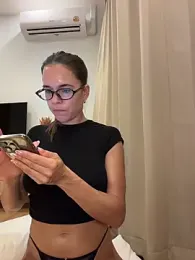 JuicyFruits93 webcam model stream image