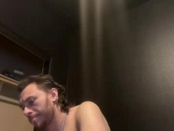 tallhungcloudyy webcam model stream image